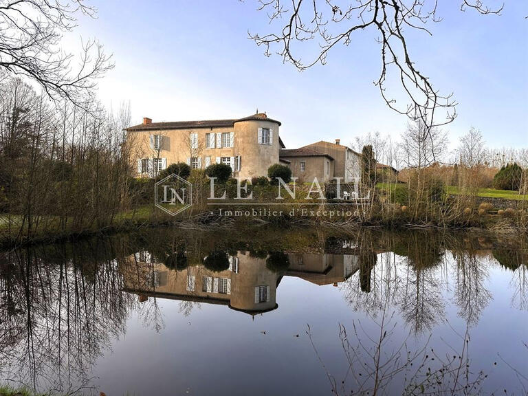 Propriété La Roche-sur-Yon - 8 chambres - 650m²