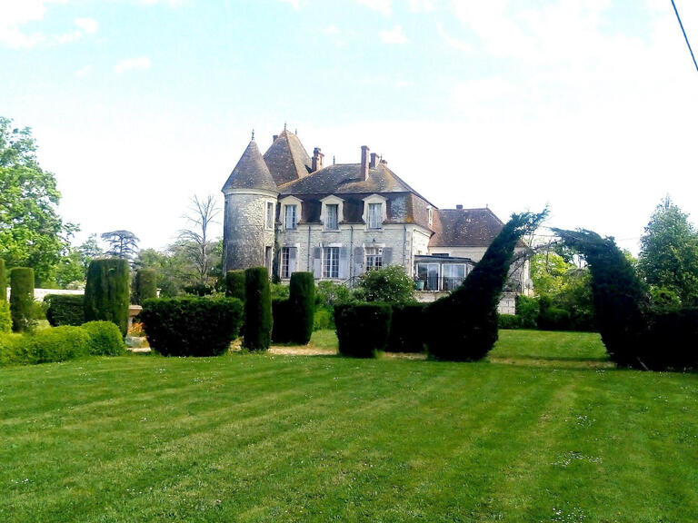 Sale House La Trimouille - 6 bedrooms