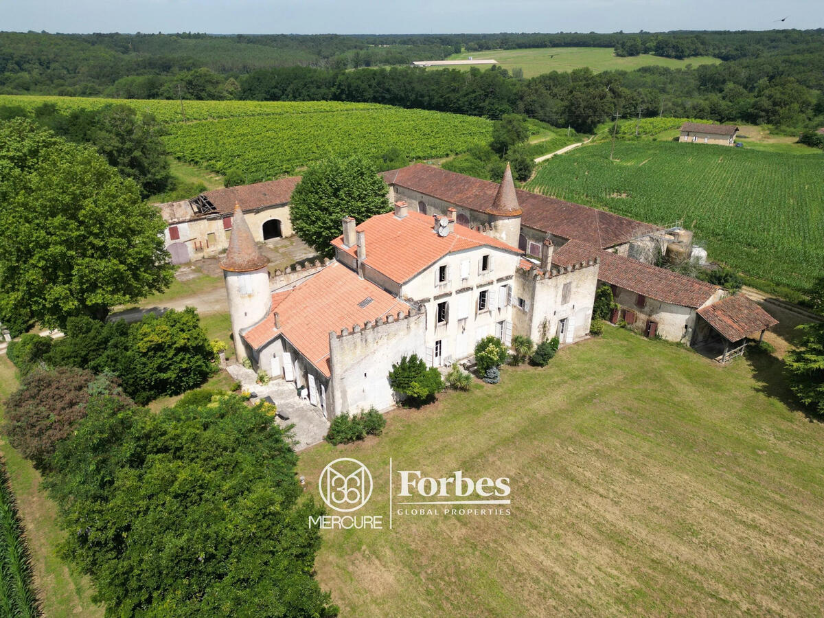 Castle Labastide-d'Armagnac