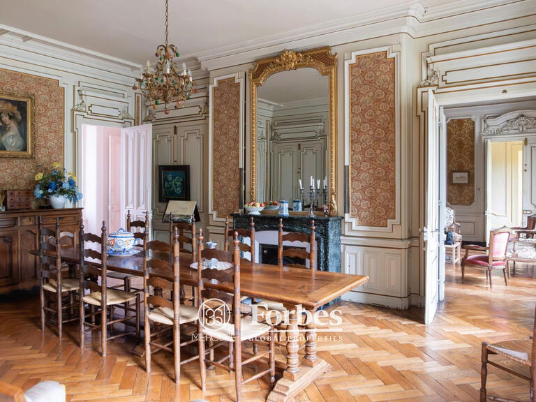 Château Lacenas - 13 chambres - 1924m²