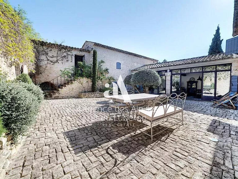 House Lacoste - 5 bedrooms - 10700m²