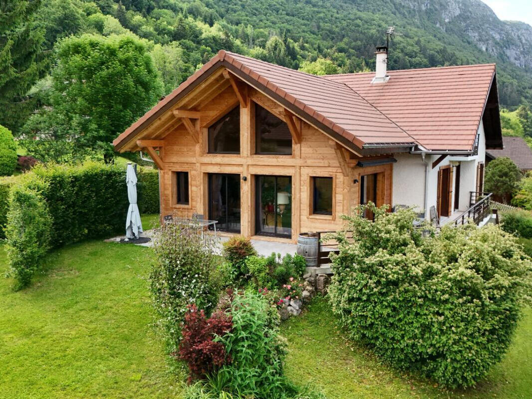 House Lathuile