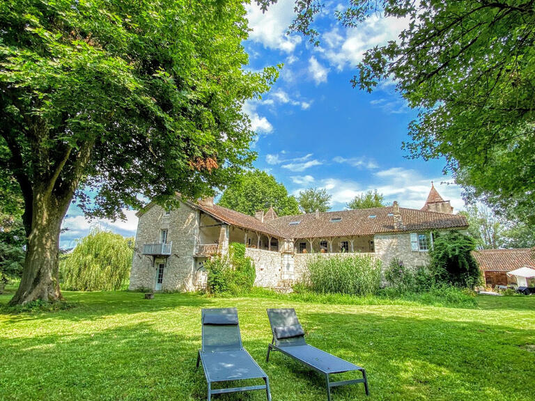 Château Lauzerte - 12 chambres - 943m²