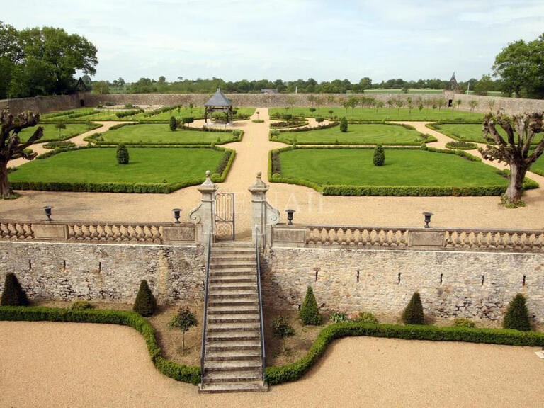 Château Laval - 6 chambres - 700m²