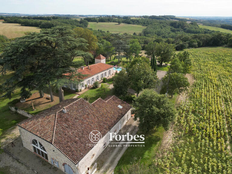 Maison Layrac - 7 chambres - 643m²