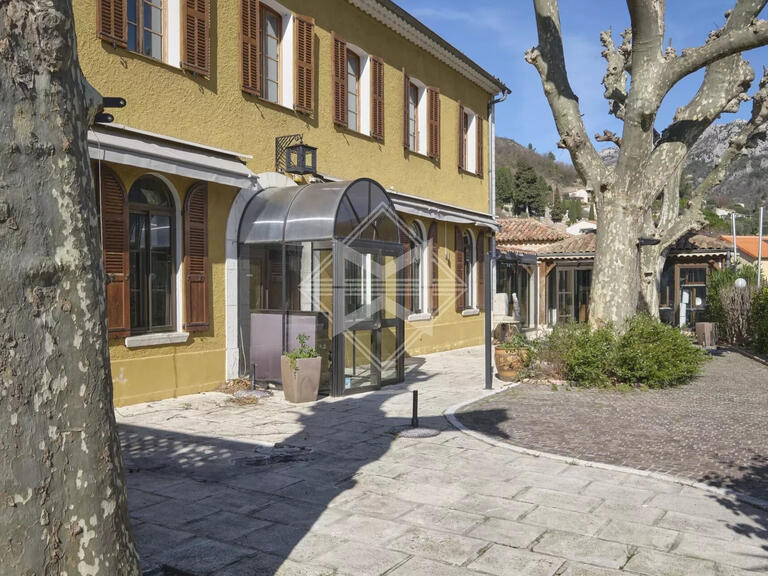 Maison Le Bar-sur-Loup - 741m²