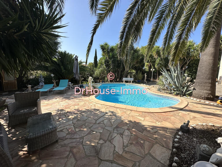 Villa le cap-d-agde - 3 bedrooms - 186m²