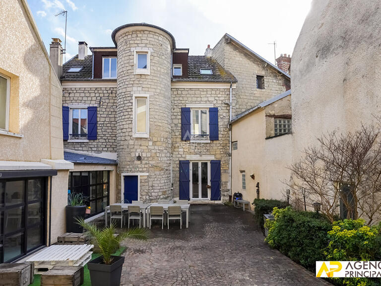 House Le Mesnil-le-Roi - 5 bedrooms - 240m²