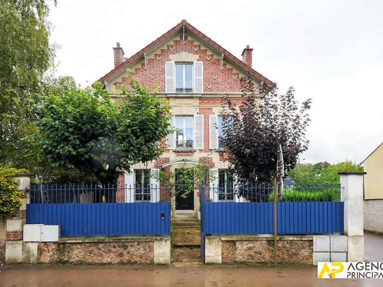 Maison Le Mesnil-le-Roi - 5 chambres - 144m²