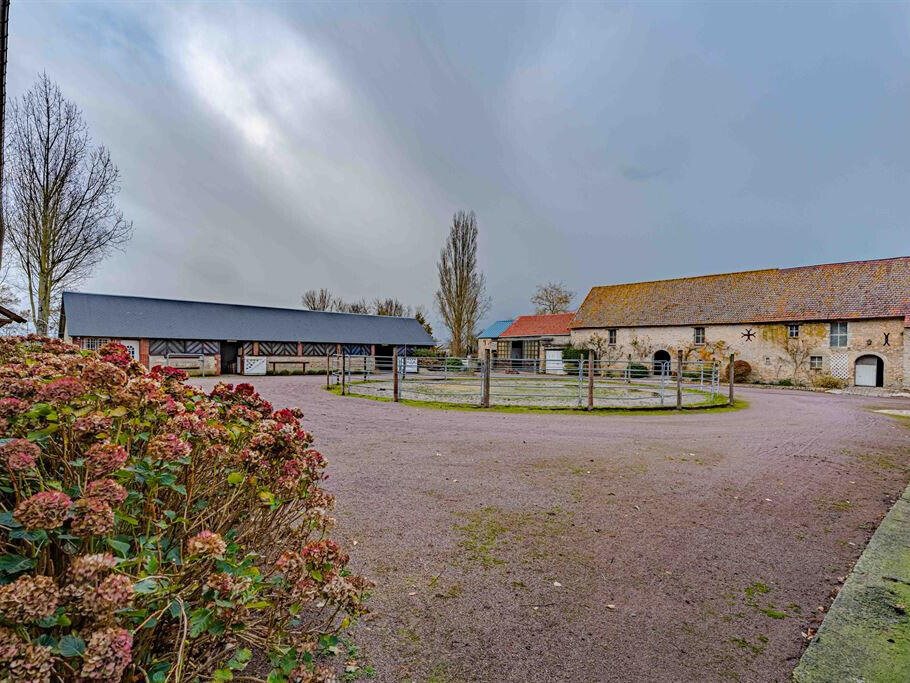 Equestrian property Le Molay-Littry