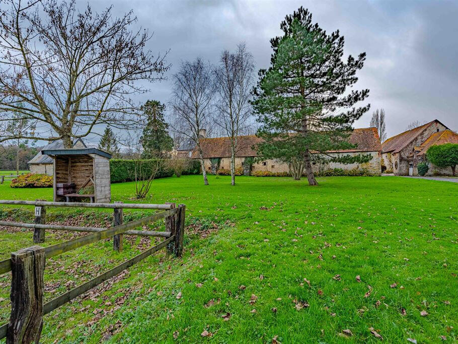 Equestrian property Le Molay-Littry