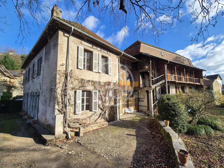 Propriété Le Pont-de-Beauvoisin - 6 chambres - 640m²