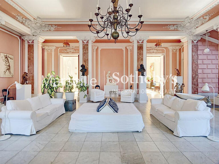 Castle Le Pradet - 24 bedrooms - 2400m²