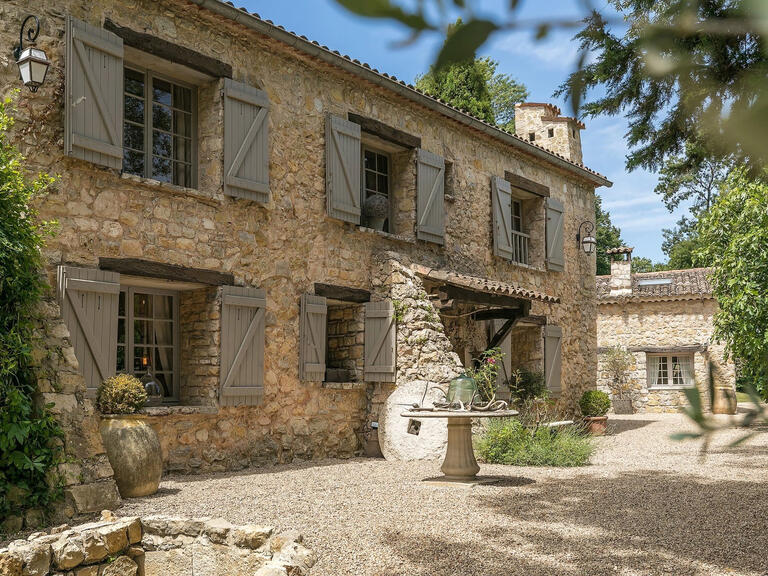 Propriété Le Rouret - 7 chambres - 415m²