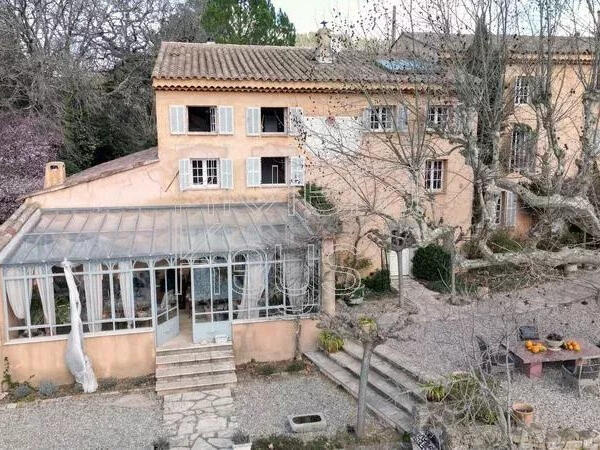 House Le Val - 3 bedrooms - 500m²