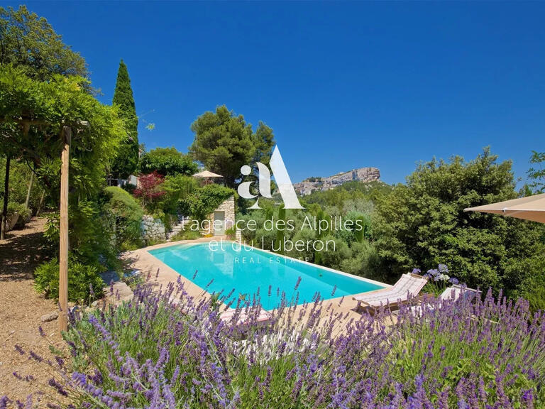 House Les Baux-de-Provence - 6 bedrooms - 12000m²