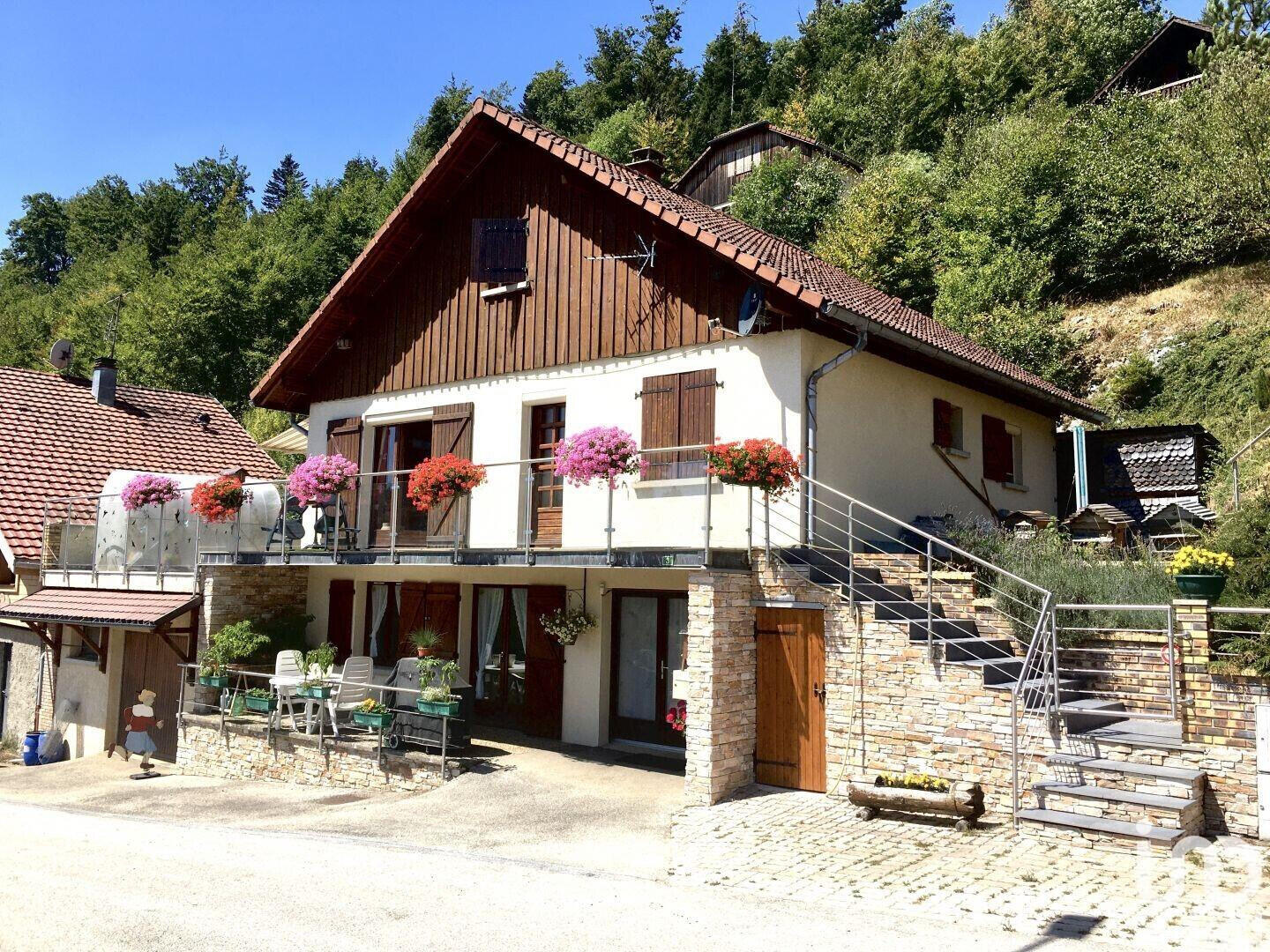 Vente Villa Les Hôpitaux-Neufs : 595 000€