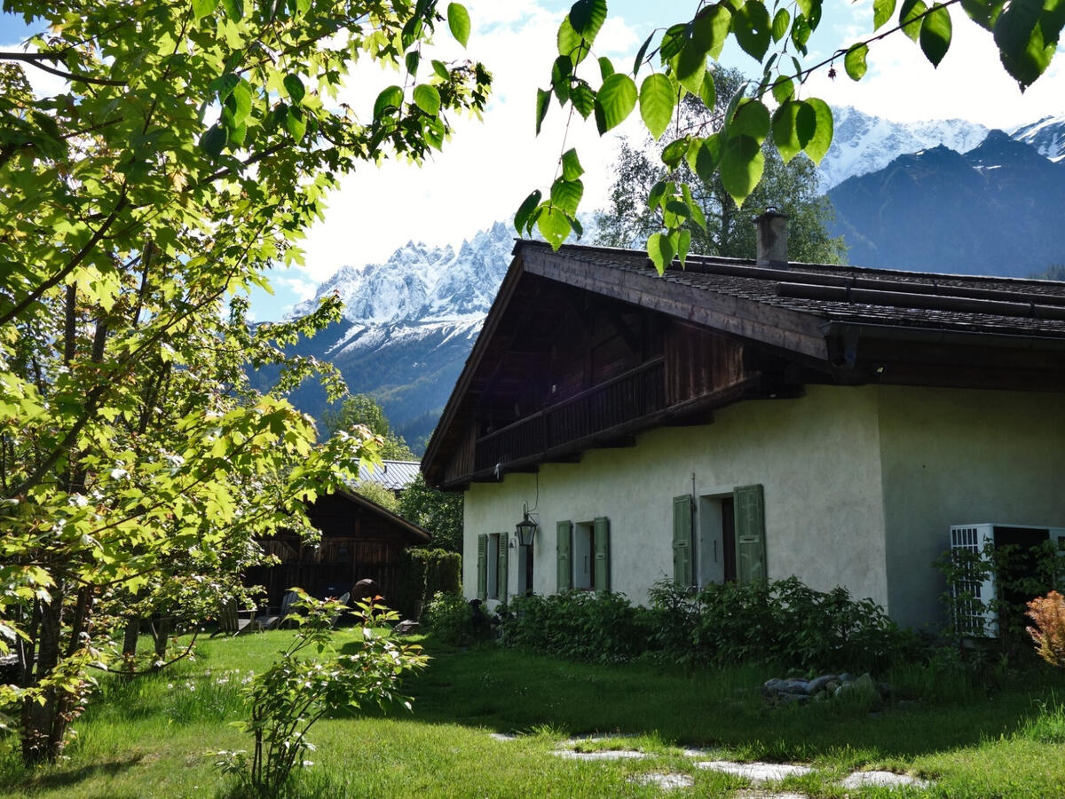 Unusual property Les Houches