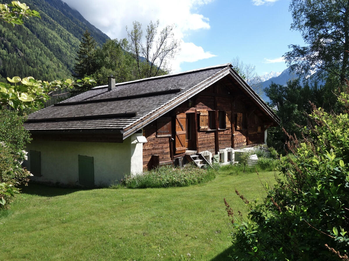 Unusual property Les Houches