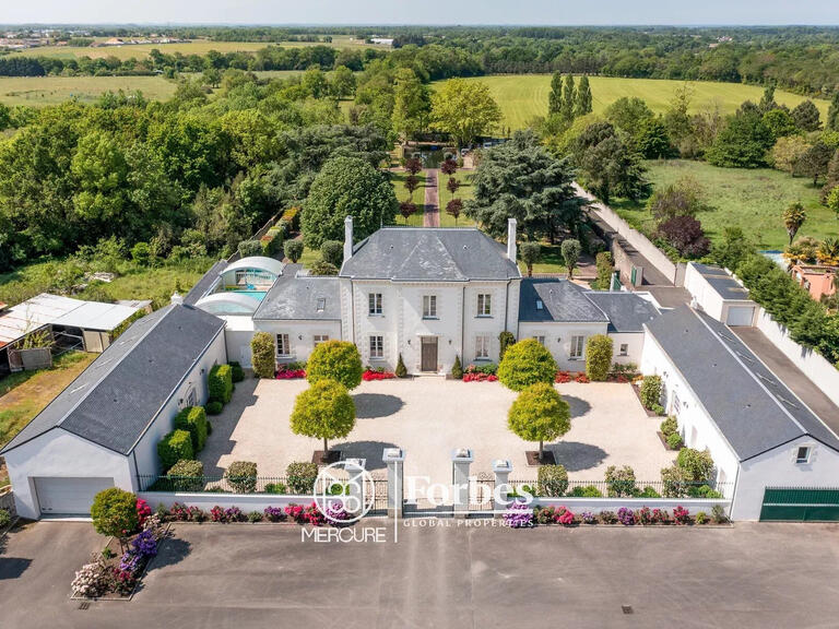 House Les Sorinières - 5 bedrooms - 511m²