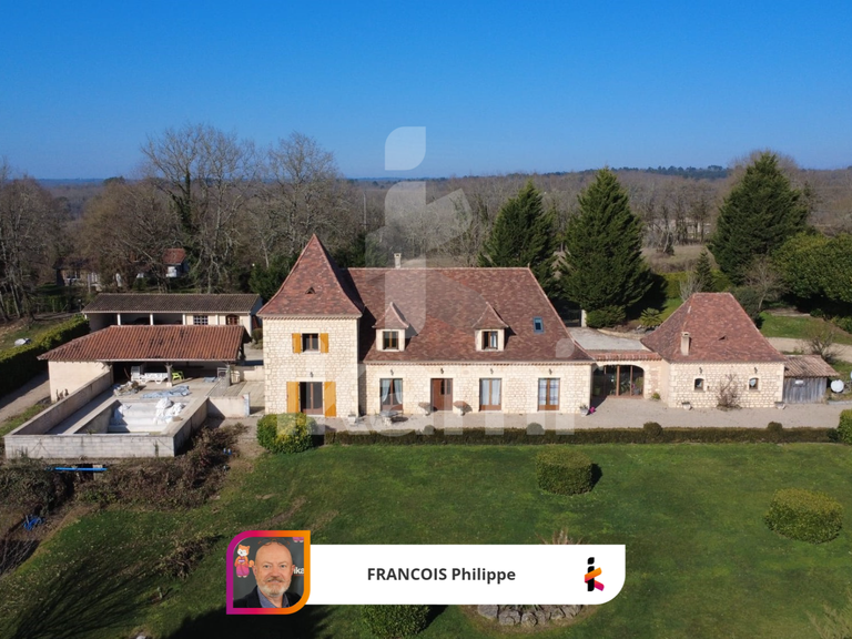 Maison Liorac-sur-Louyre - 6 chambres - 285m²