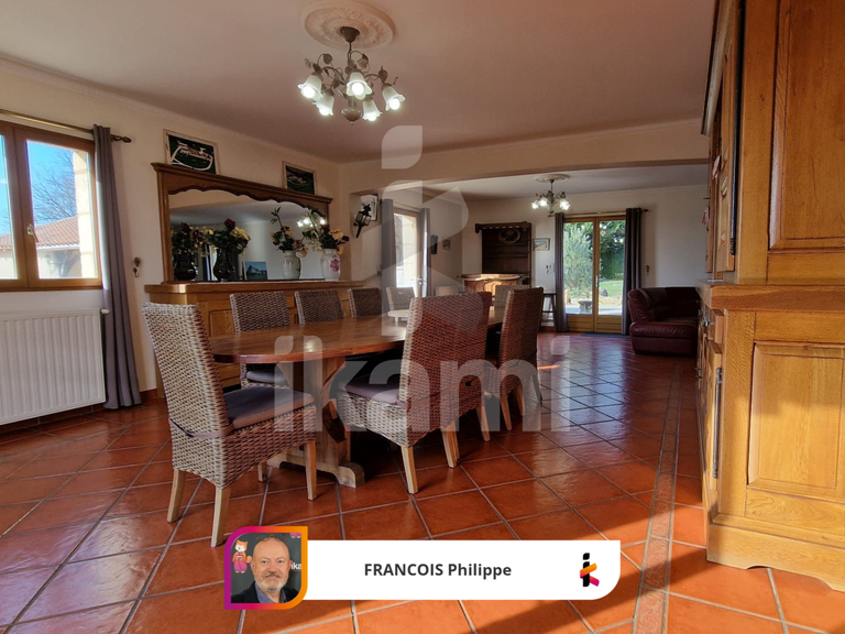 House Liorac-sur-Louyre - 6 bedrooms - 285m²