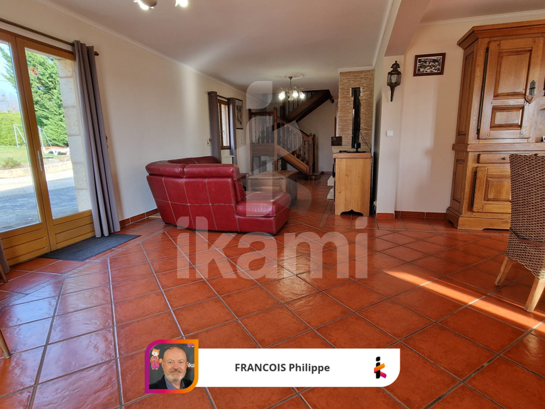 House Liorac-sur-Louyre - 6 bedrooms - 285m²