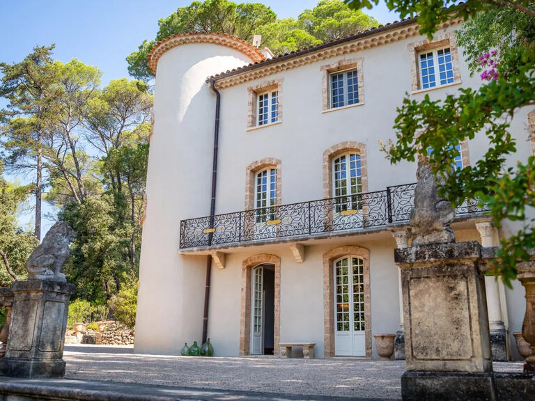 Castle Lorgues - 10 bedrooms - 1000m²