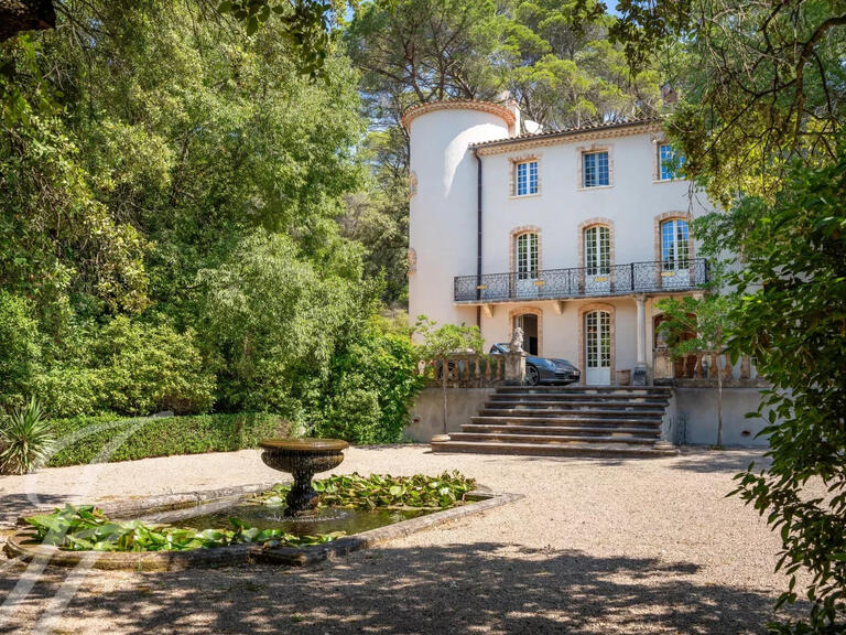 Castle Lorgues - 10 bedrooms - 800m²