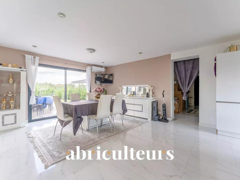 House Ludon-Médoc - 1 bedroom - 288m²