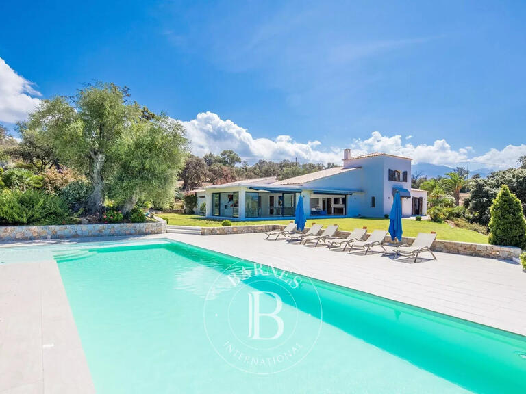 Villa Lumio - 6 bedrooms - 450m²