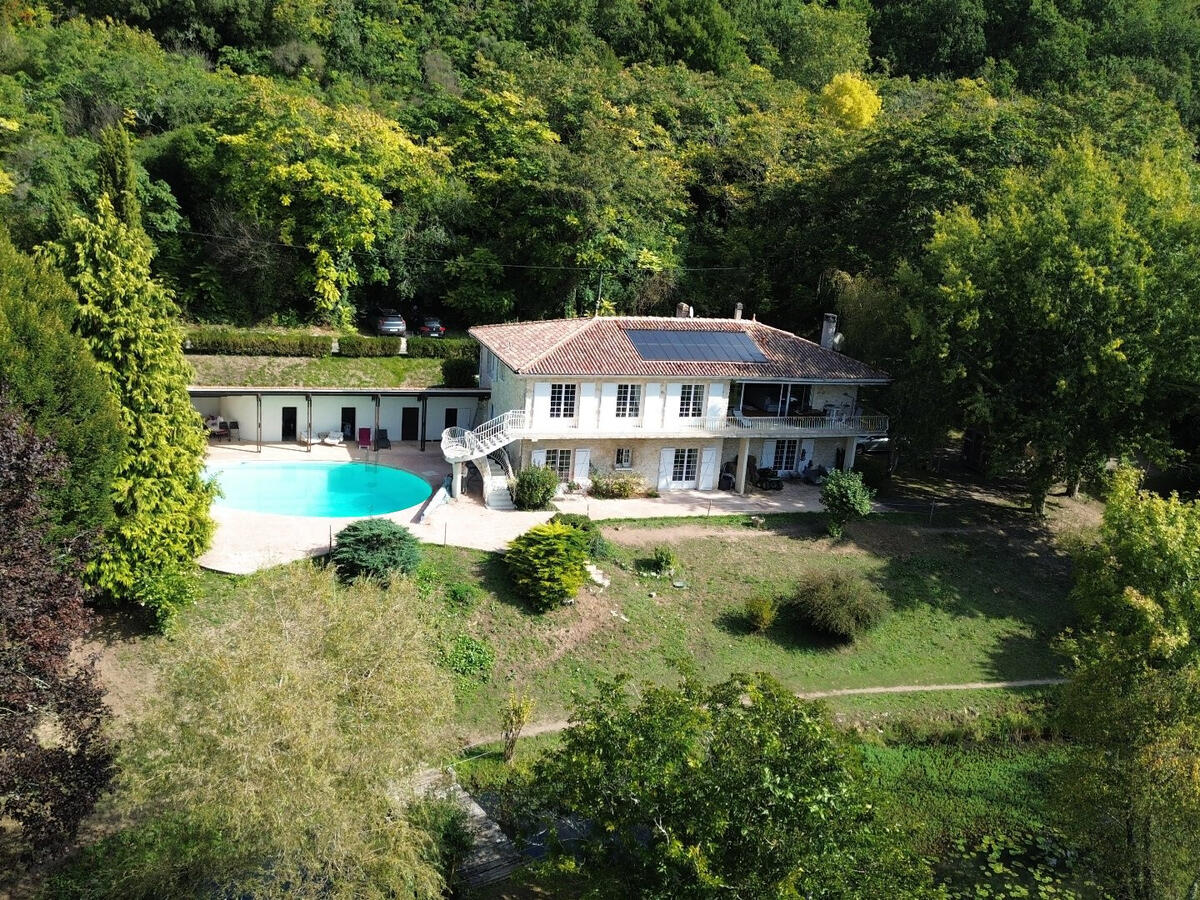 House Magnac-sur-Touvre