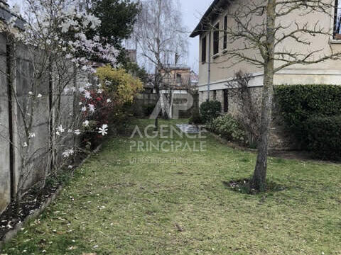 House Maisons-Laffitte - 4 bedrooms - 166m²