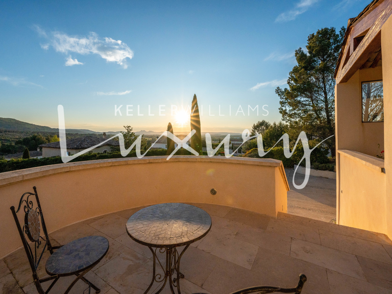 Villa Mallemort - 5 bedrooms - 265m²