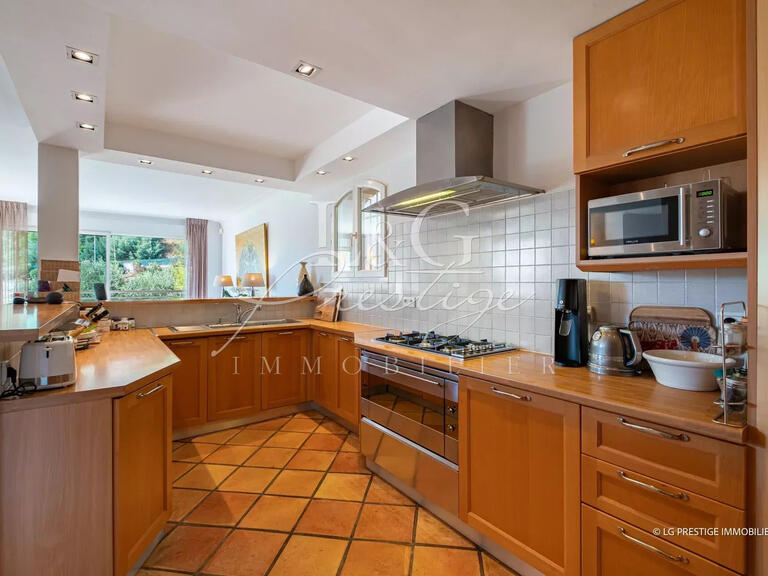 House Mandelieu-la-Napoule - 5 bedrooms - 238m²