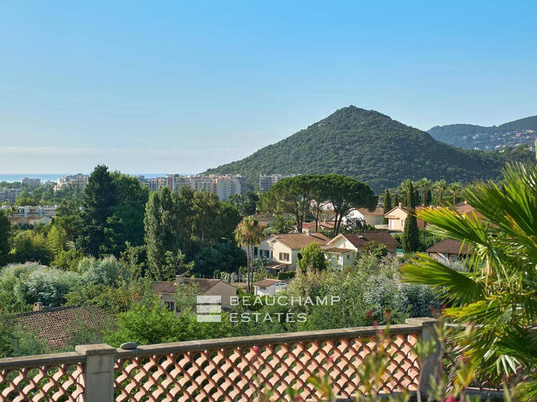 Villa Mandelieu-la-Napoule - 7 bedrooms - 175m²