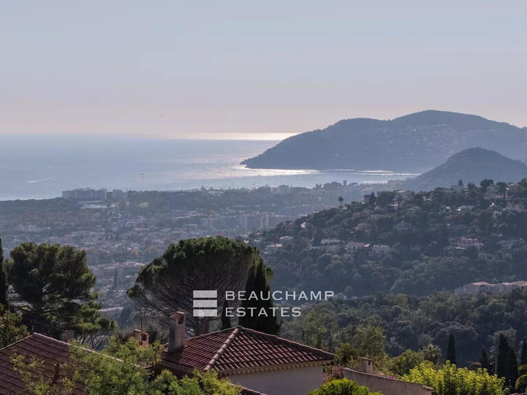 Villa Mandelieu-la-Napoule - 5 bedrooms - 206m²