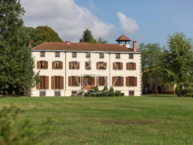 Château Maringues - 14 chambres - 1337m²