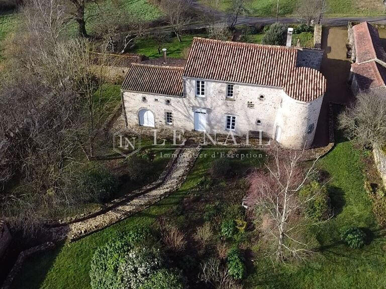 Propriété Marsais-Sainte-Radégonde - 4 chambres - 275m²