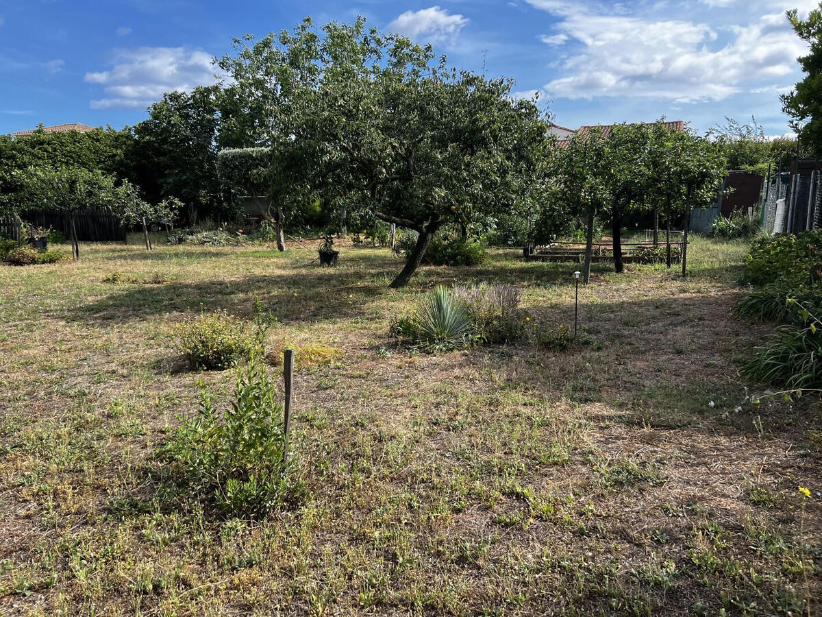 Land Marseillan