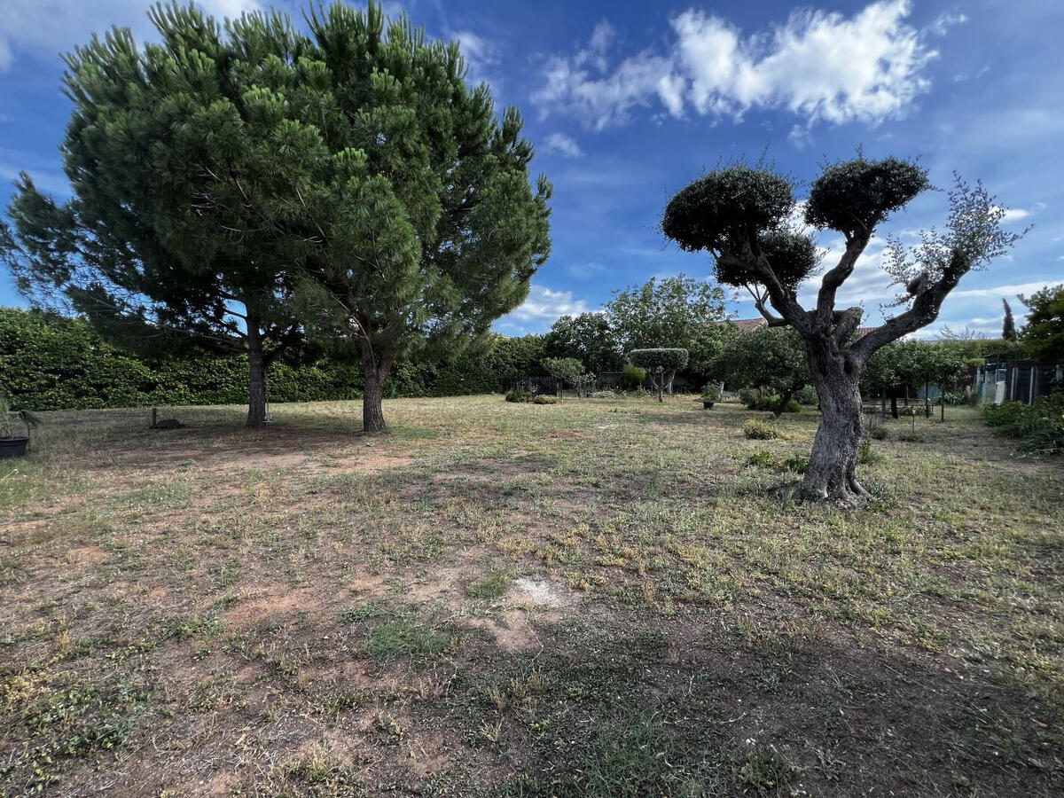 Land Marseillan