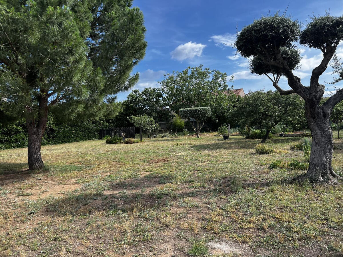 Land Marseillan