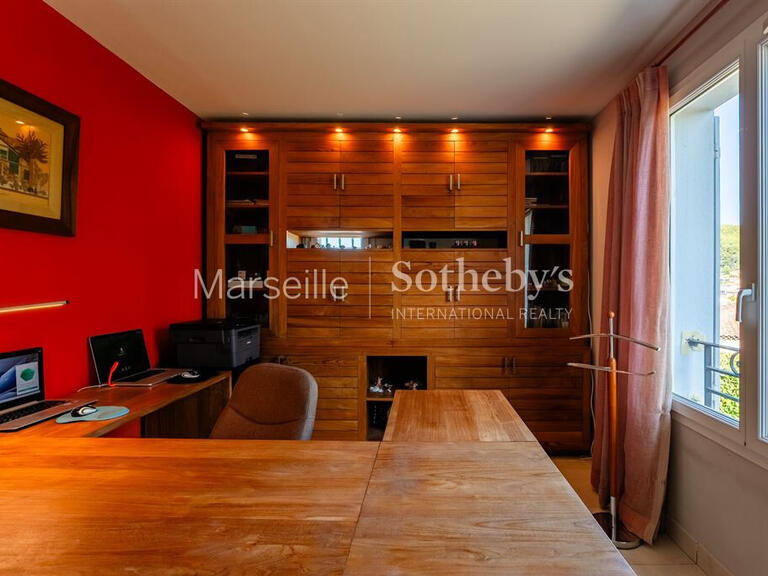 House Marseille 11e - 4 bedrooms - 208m²