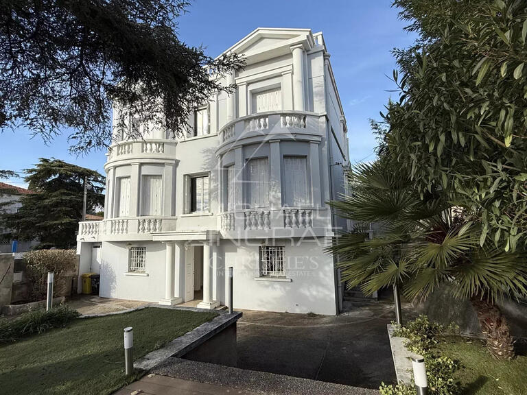 Mansion Marseille 12e - 4 bedrooms - 270m²