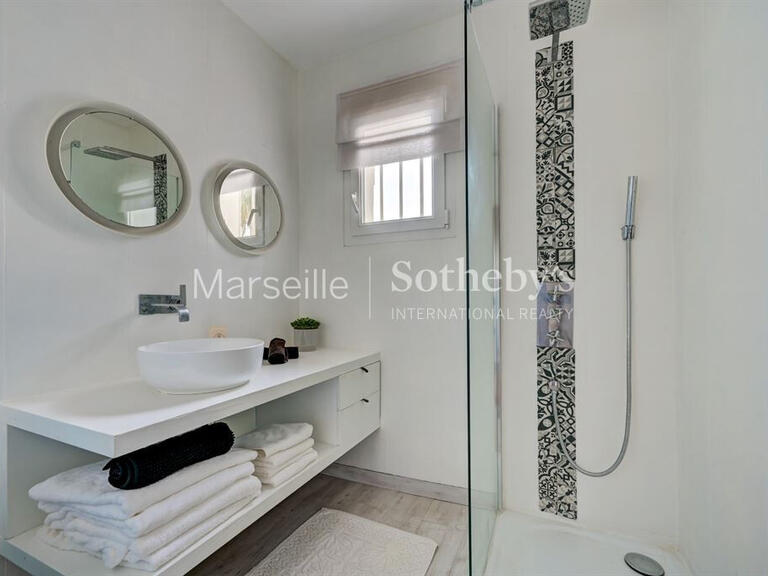 Maison Marseille 12e - 3 chambres - 221m²