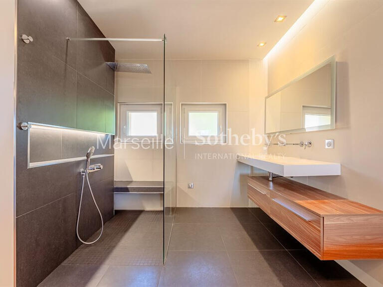 Apartment Marseille 8e - 4 bedrooms - 179m²