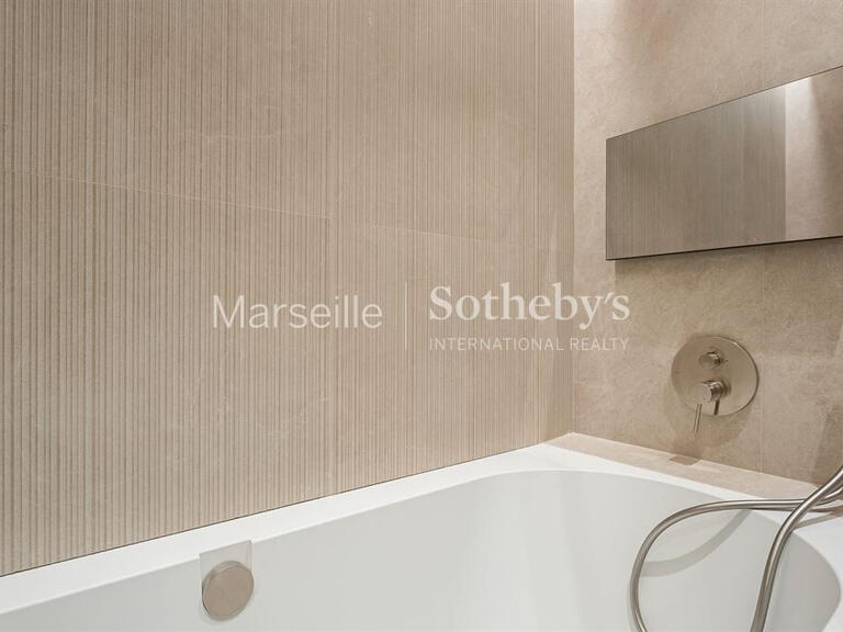 Sale Apartment Marseille 8e - 3 bedrooms