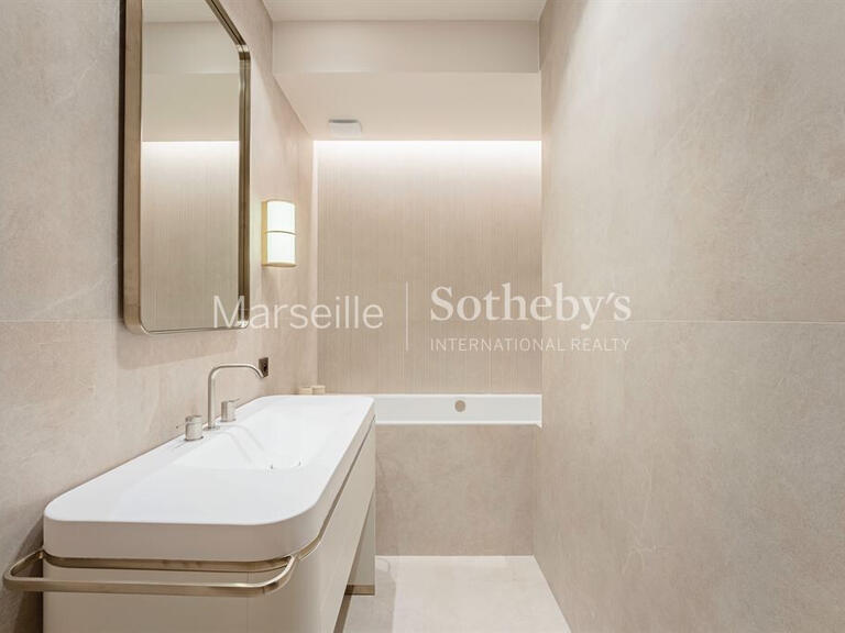 Sale Apartment Marseille 8e - 3 bedrooms