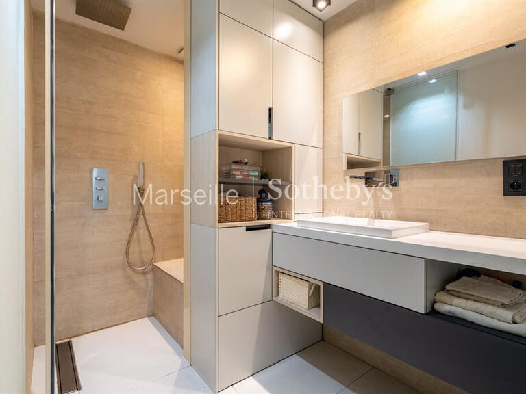 Appartement Marseille 8e - 3 chambres - 168m²