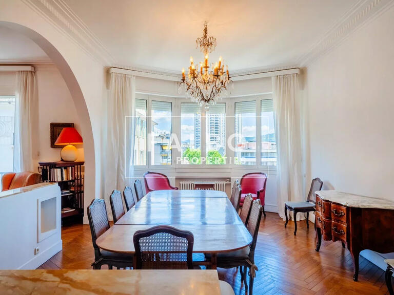 Appartement Marseille 8e - 3 chambres - 174m²